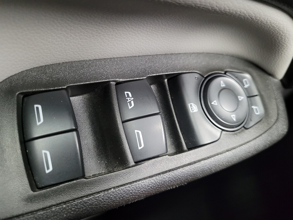 2020 Chevrolet Equinox in Las Vegas, NV 89104 - 18071098 27