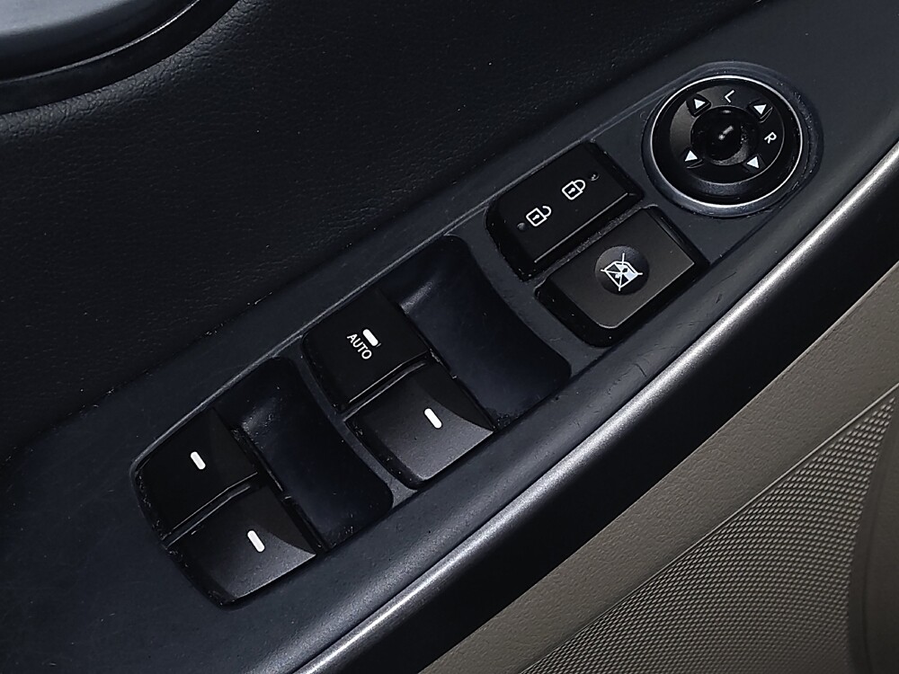 2017 Hyundai Elantra in Miami, FL 33157 - 18071105 27