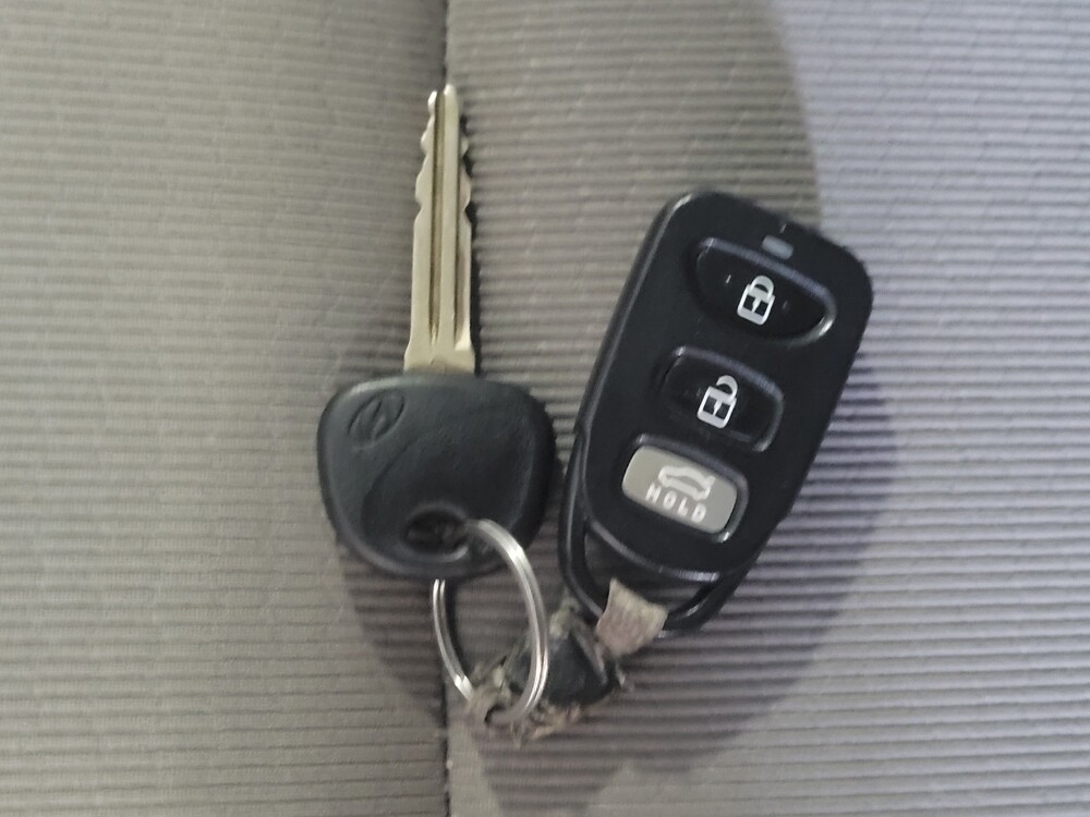 2017 Hyundai Elantra in Savannah, GA 31419 - 18071109 32