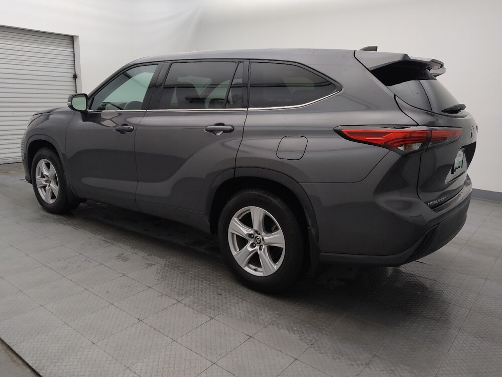 2022 Toyota Highlander in Houston, TX 77034 - 18071152 3