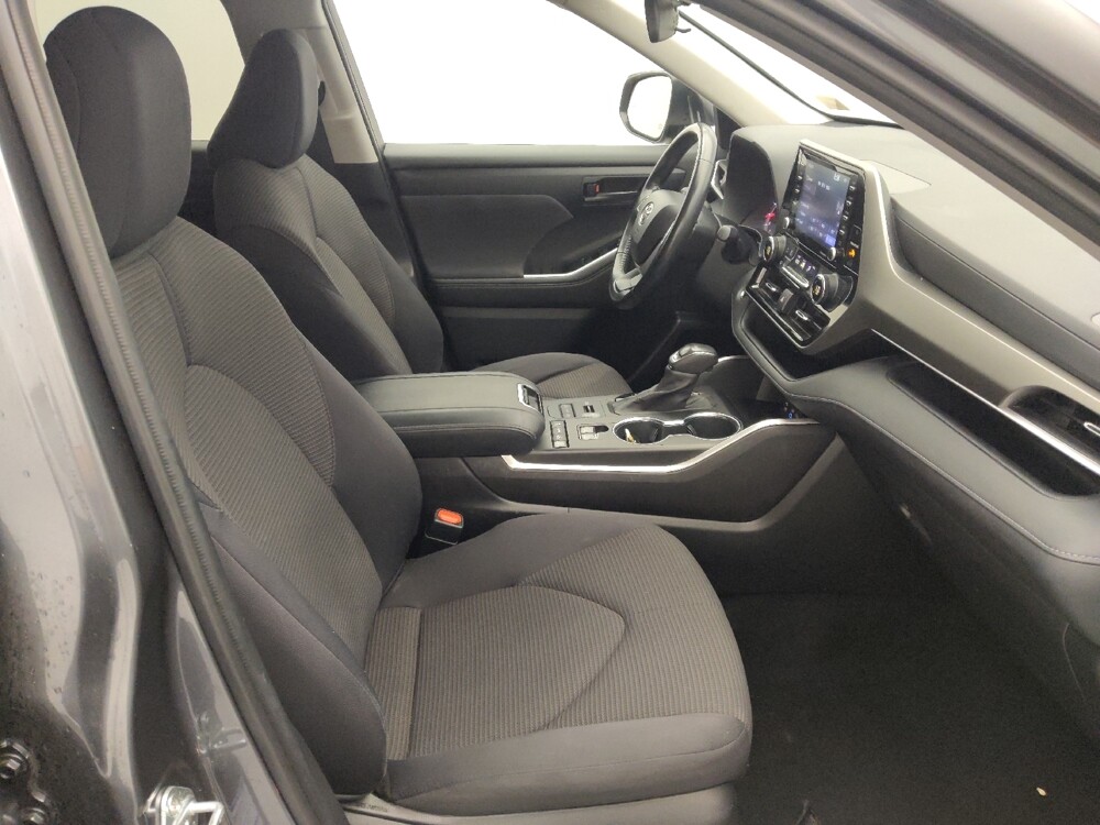 2022 Toyota Highlander in Houston, TX 77034 - 18071152 21