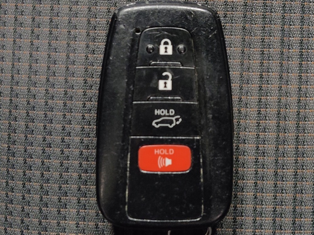 2022 Toyota Highlander in Houston, TX 77034 - 18071152 32