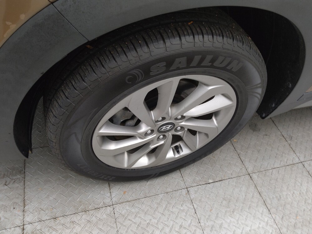 2017 Hyundai Tucson in Gladstone, MO 64118 - 18071200 31