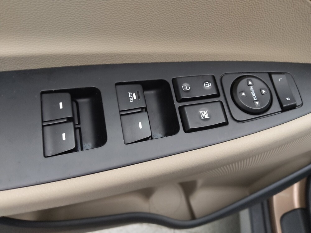 2017 Hyundai Tucson in Gladstone, MO 64118 - 18071200 27