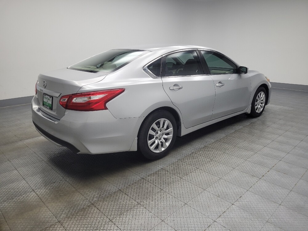 2017 Nissan Altima in Ft Wayne, IN 46805 - 18071234 10