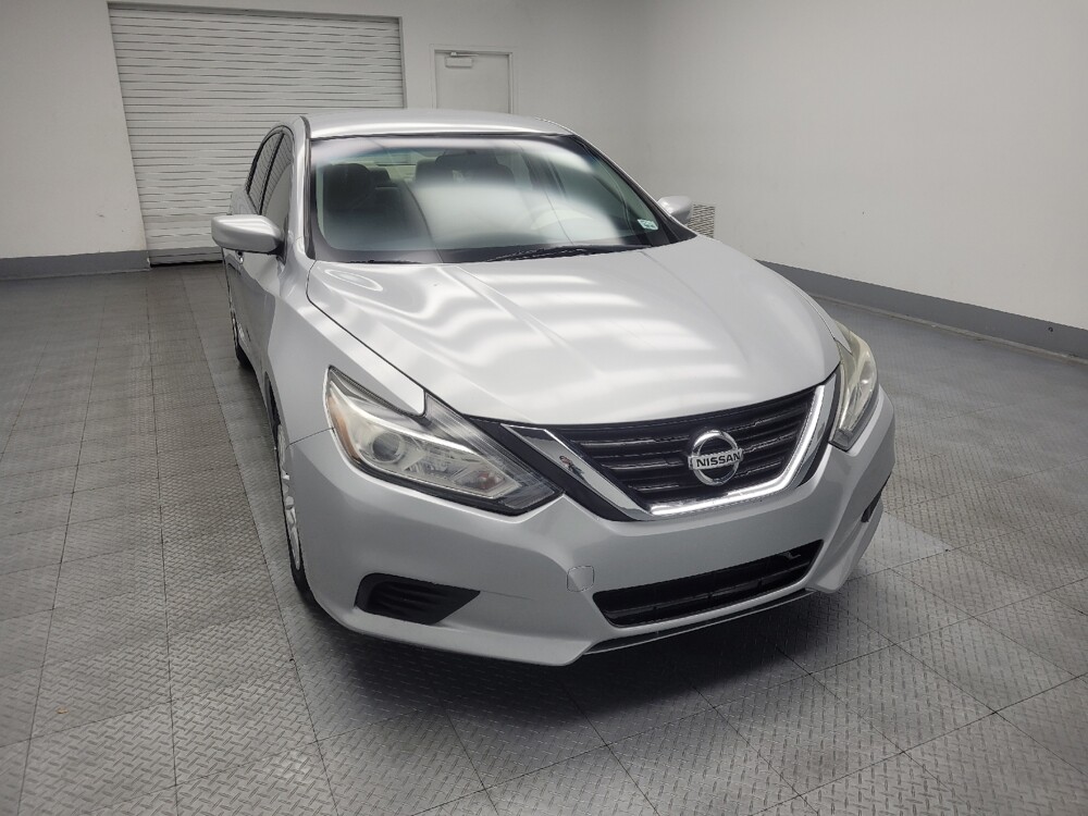 2017 Nissan Altima in Ft Wayne, IN 46805 - 18071234 14