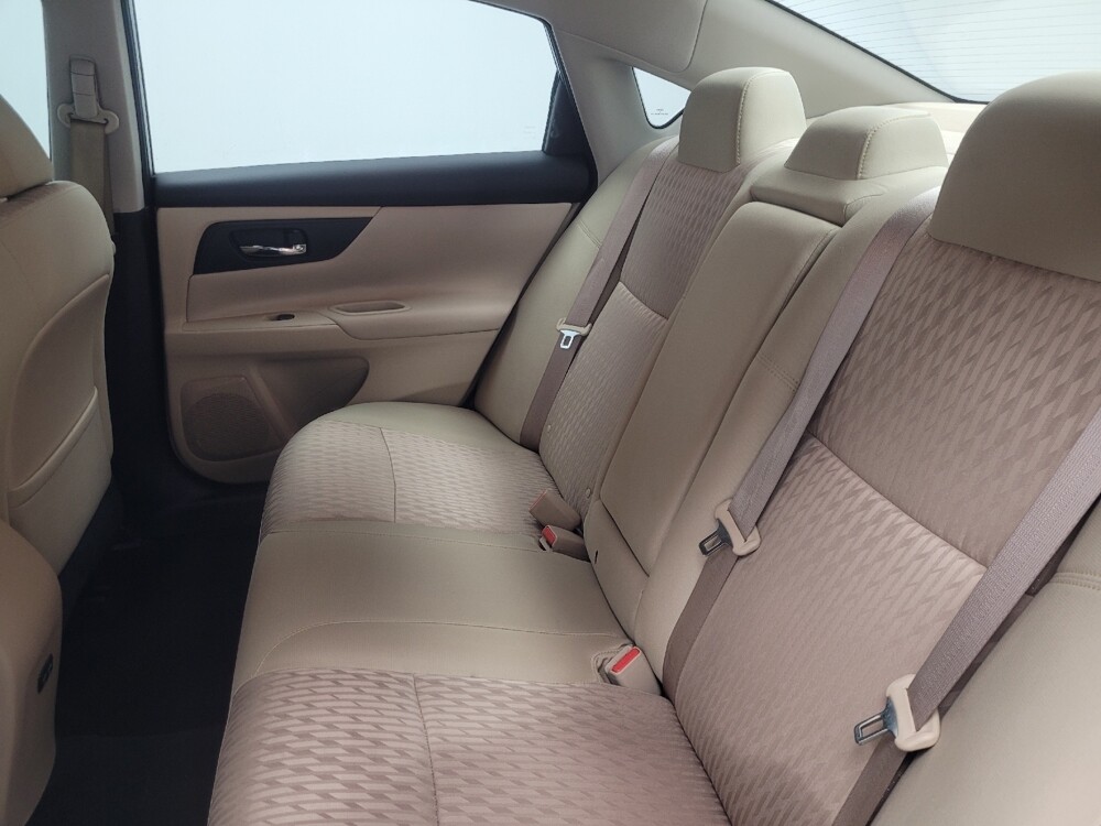 2017 Nissan Altima in Ft Wayne, IN 46805 - 18071234 18