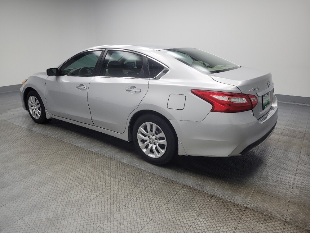 2017 Nissan Altima in Ft Wayne, IN 46805 - 18071234 3
