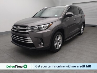 2018 Toyota Highlander in Topeka, KS 66611