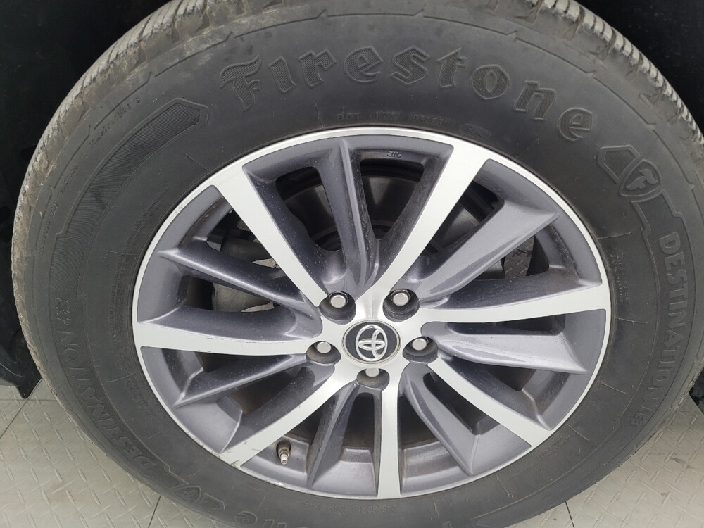 2017 Toyota Highlander in Tampa, FL 33619 - 18071248 31