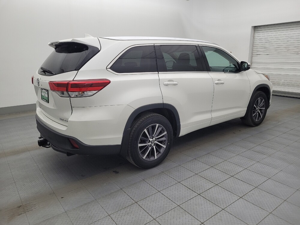 2017 Toyota Highlander in Tampa, FL 33619 - 18071248 10
