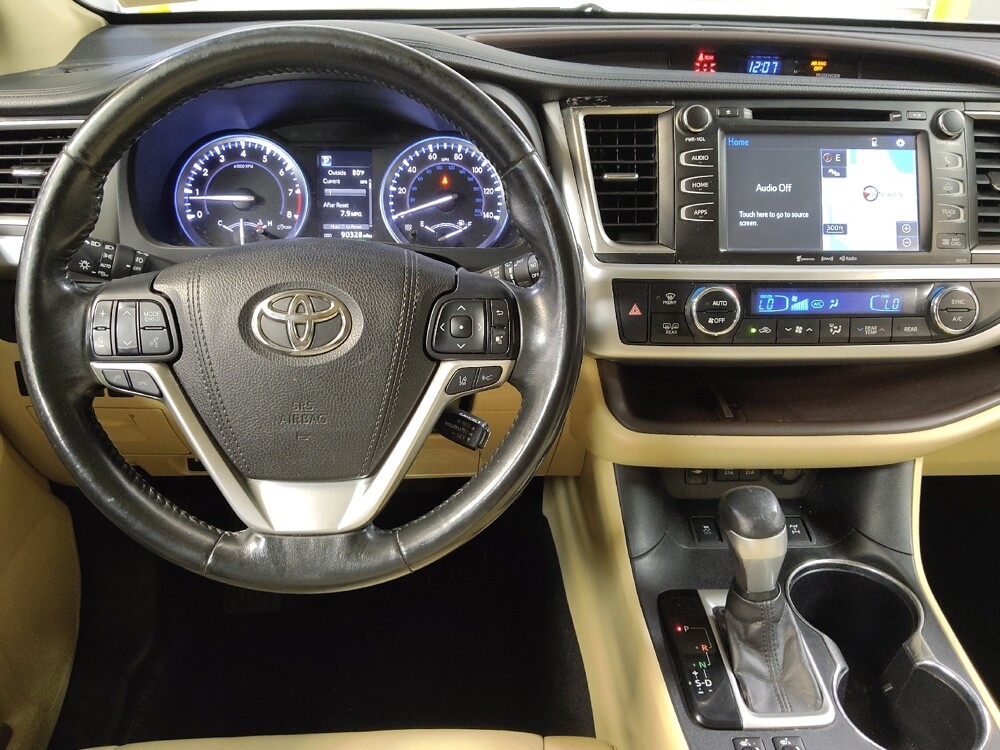 2017 Toyota Highlander in Tampa, FL 33619 - 18071248 22