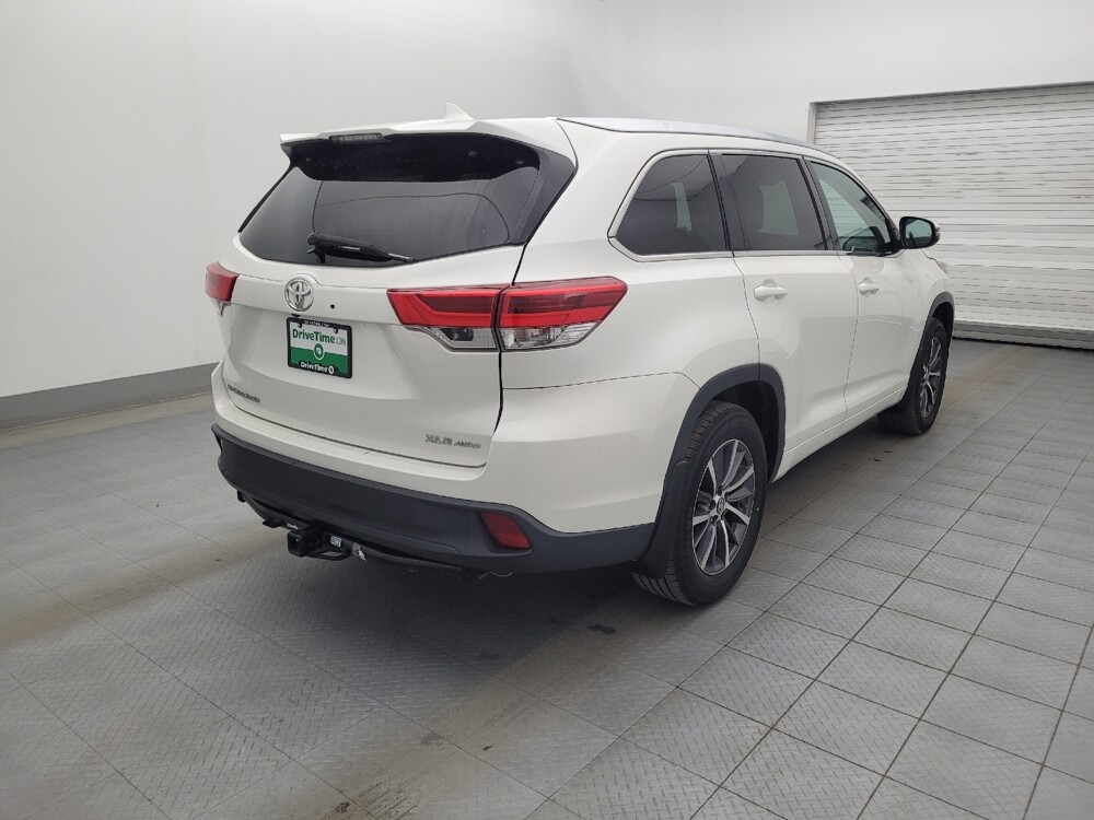 2017 Toyota Highlander in Tampa, FL 33619 - 18071248 9