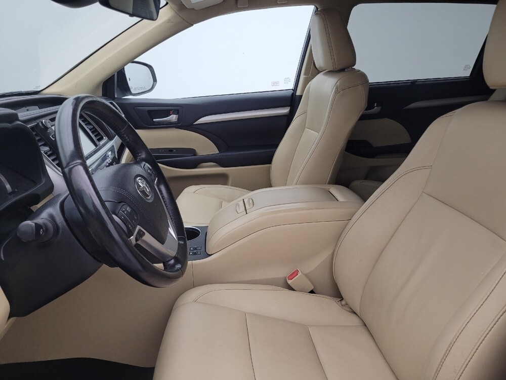 2017 Toyota Highlander in Tampa, FL 33619 - 18071248 17