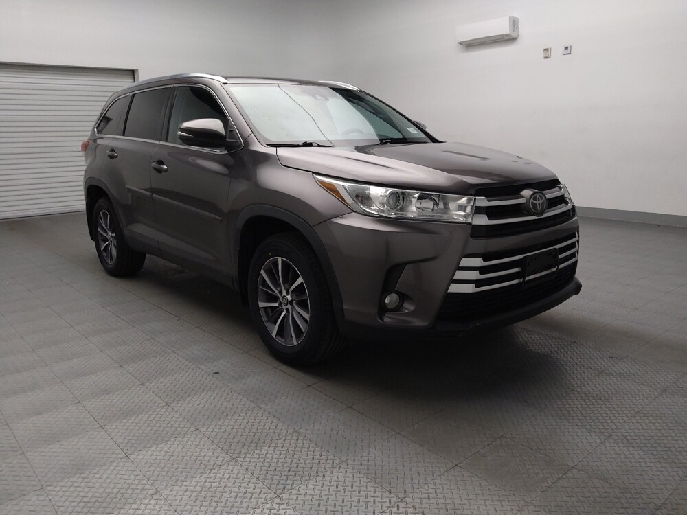2019 Toyota Highlander in Arlington, TX 76011 - 18071263 13