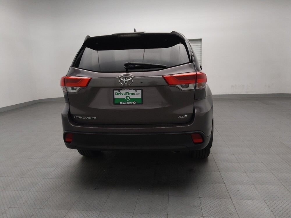 2019 Toyota Highlander in Arlington, TX 76011 - 18071263 7