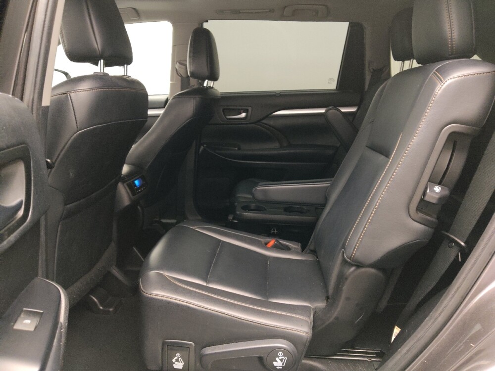 2019 Toyota Highlander in Arlington, TX 76011 - 18071263 18