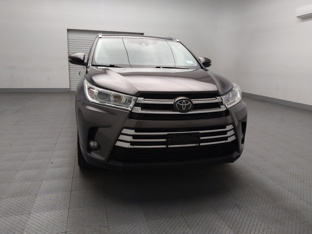 2019 Toyota Highlander in Arlington, TX 76011 - 18071263 14