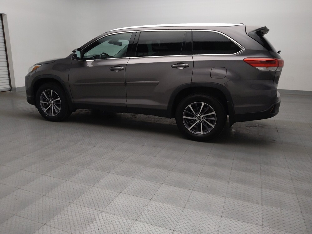 2019 Toyota Highlander in Arlington, TX 76011 - 18071263 3