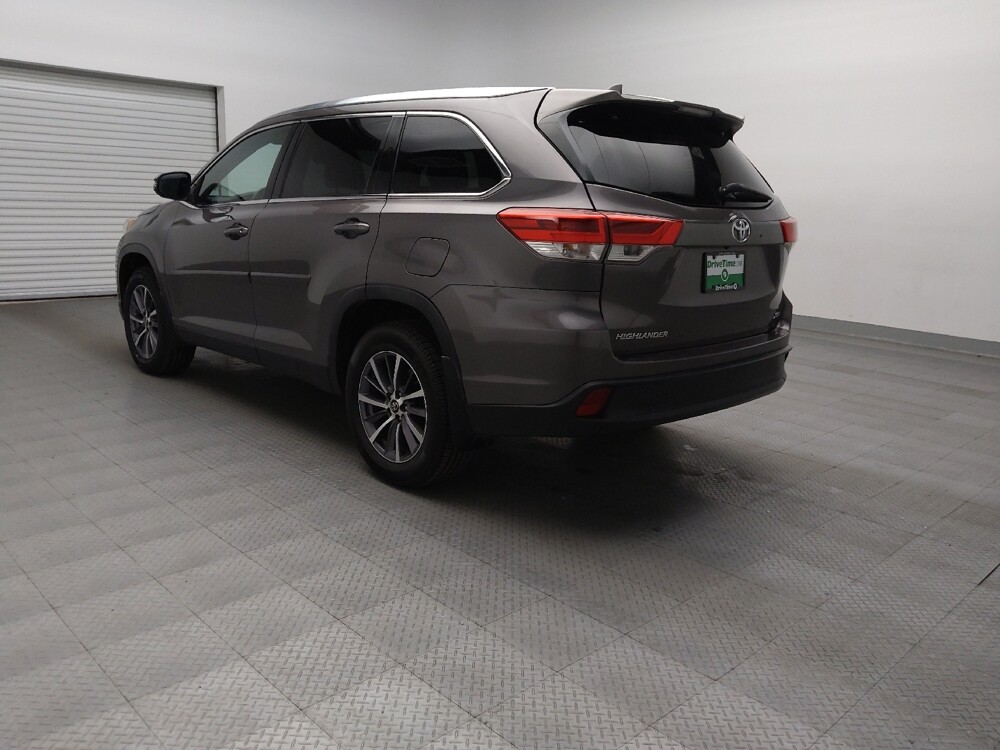 2019 Toyota Highlander in Arlington, TX 76011 - 18071263 5