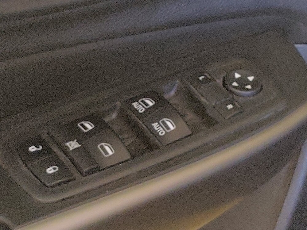 2019 Jeep Cherokee in Lakeland, FL 33815 - 18071270 27