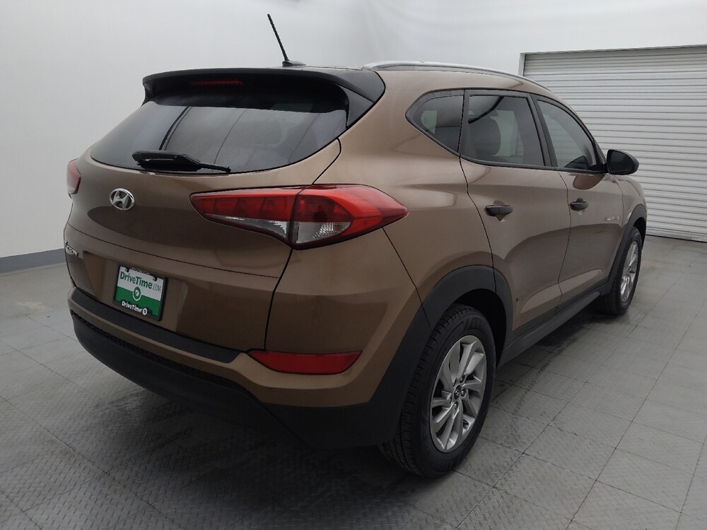 2016 Hyundai Tucson in Houston, TX 77034 - 18071315 9