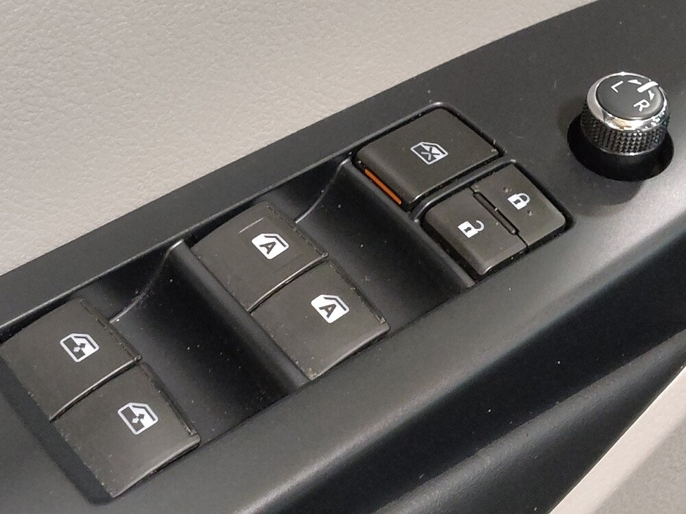 2019 Toyota Highlander in Arlington, TX 76011 - 18071333 27