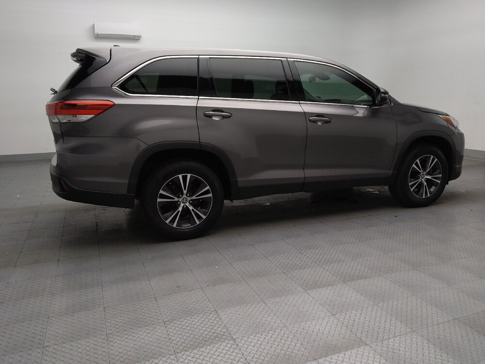 2019 Toyota Highlander in Arlington, TX 76011 - 18071333 10