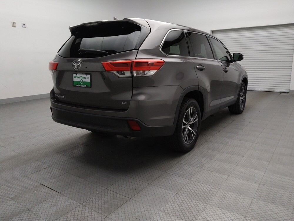 2019 Toyota Highlander in Arlington, TX 76011 - 18071333 9