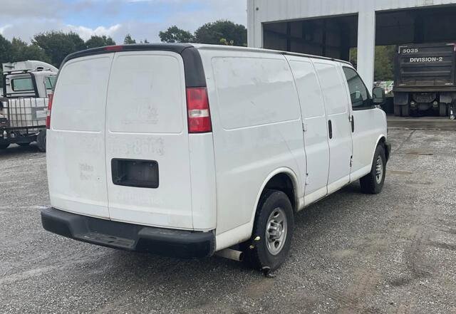 2018 Chevrolet Express 2500 in Blauvelt, NY 10913 - 18071521 54