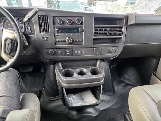 2018 Chevrolet Express 2500 in Blauvelt, NY 10913 - 18071521 16
