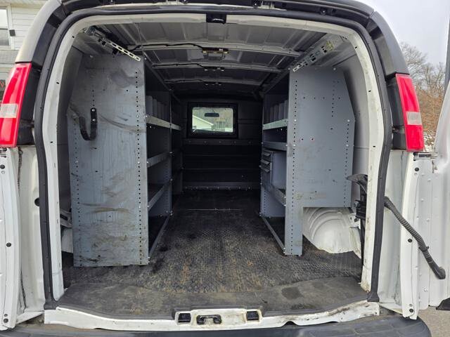 2018 Chevrolet Express 2500 in Blauvelt, NY 10913 - 18071521 29