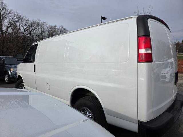 2018 Chevrolet Express 2500 in Blauvelt, NY 10913 - 18071521 5