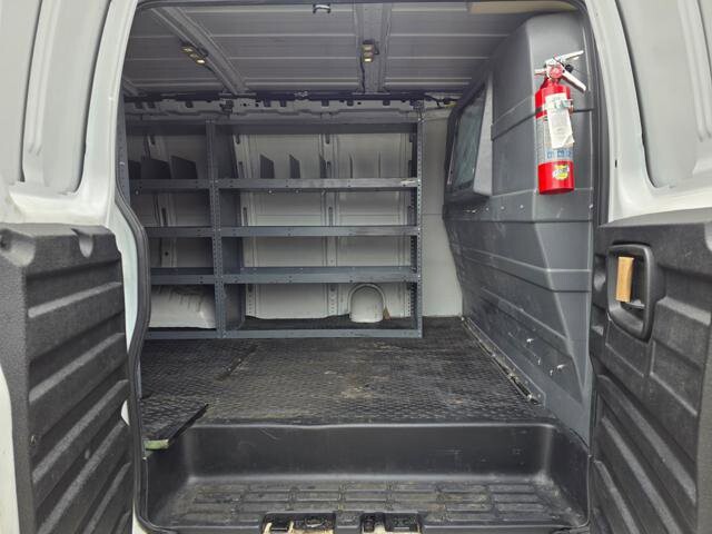 2018 Chevrolet Express 2500 in Blauvelt, NY 10913 - 18071521 44
