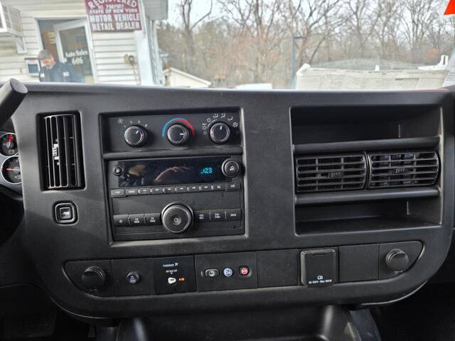 2018 Chevrolet Express 2500 in Blauvelt, NY 10913 - 18071521 17