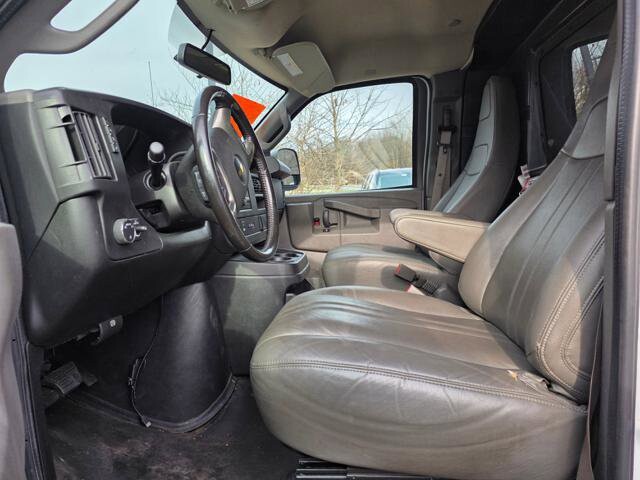 2018 Chevrolet Express 2500 in Blauvelt, NY 10913 - 18071521 11