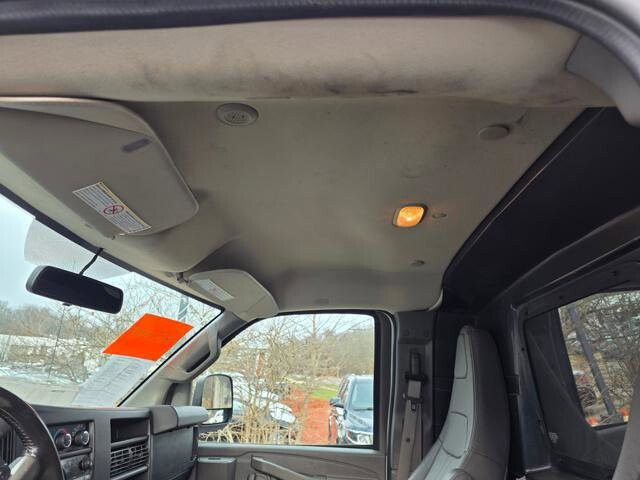 2018 Chevrolet Express 2500 in Blauvelt, NY 10913 - 18071521 23