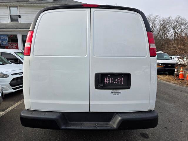 2018 Chevrolet Express 2500 in Blauvelt, NY 10913 - 18071521 6