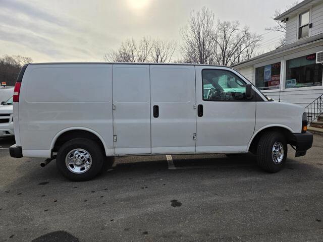 2018 Chevrolet Express 2500 in Blauvelt, NY 10913 - 18071521 8