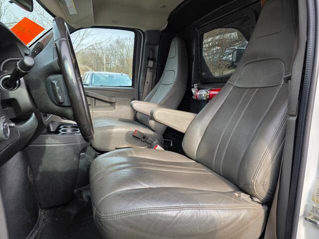 2018 Chevrolet Express 2500 in Blauvelt, NY 10913 - 18071521 12