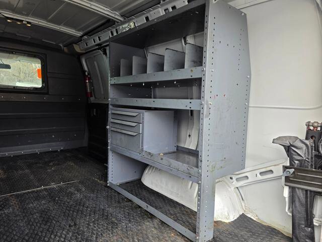 2018 Chevrolet Express 2500 in Blauvelt, NY 10913 - 18071521 33