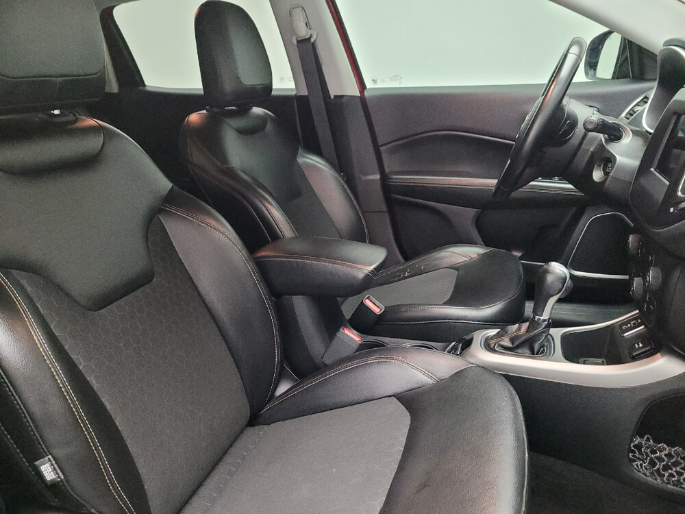 2018 Jeep Compass in Glendale, AZ 85301 - 18071526 21