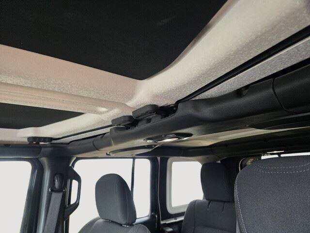 2018 Jeep Wrangler in Mesa, AZ 85212 - 18071588 15