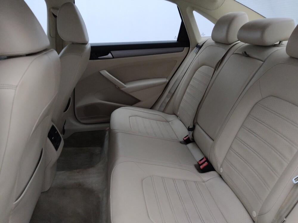 2015 Volkswagen Passat in Greenville, NC 27834 - 18071613 18