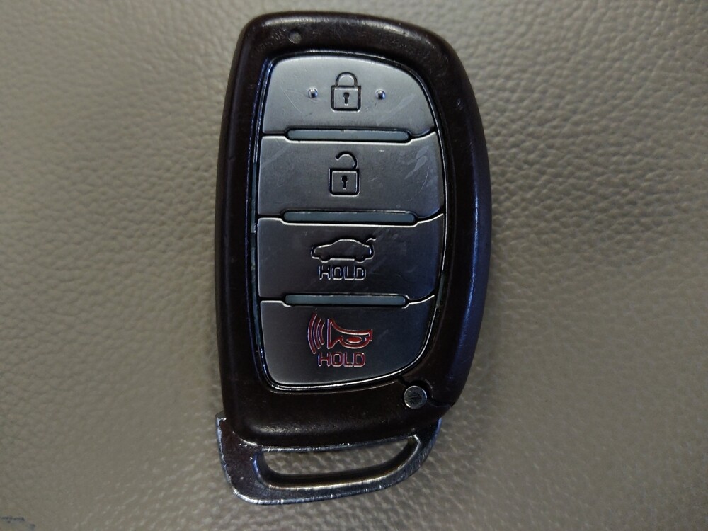 2017 Hyundai Elantra in Houston, TX 77060 - 18071640 32