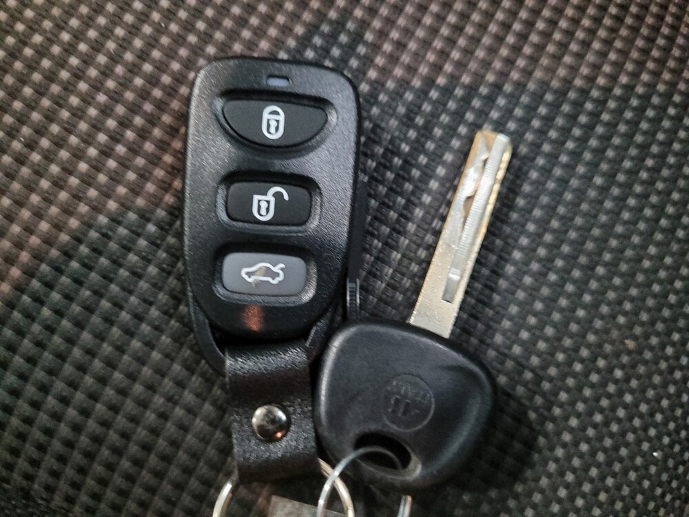 2017 Hyundai Elantra in Plymouth Meeting, PA 19462 - 18071673 32