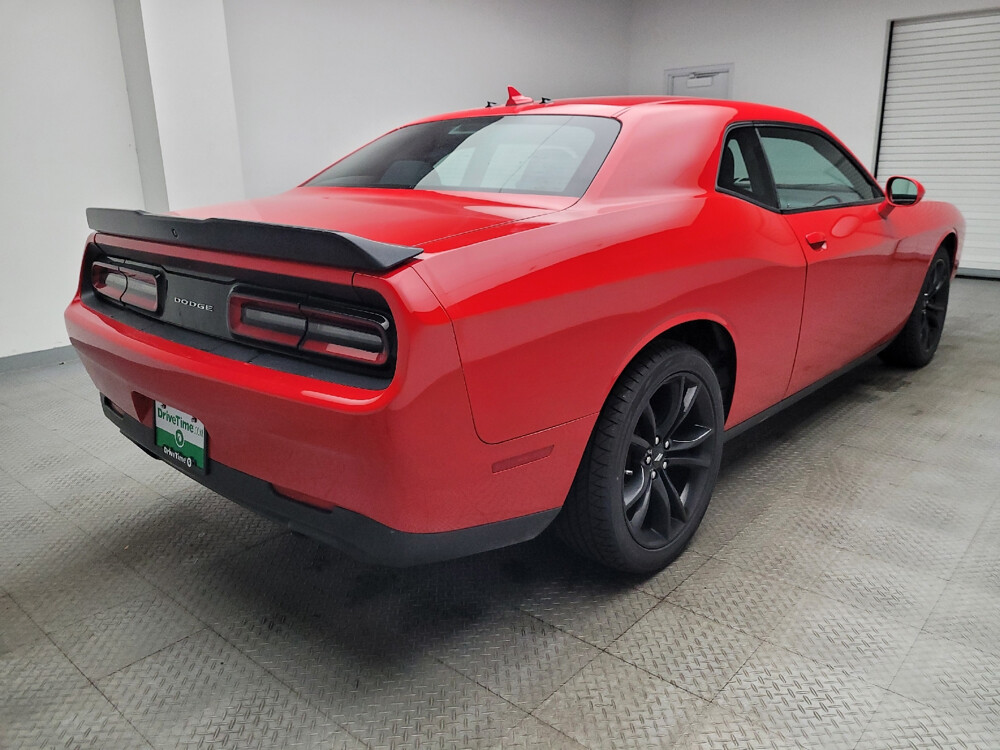 2018 Dodge Challenger in Eastpointe, MI 48021 - 18071685 9