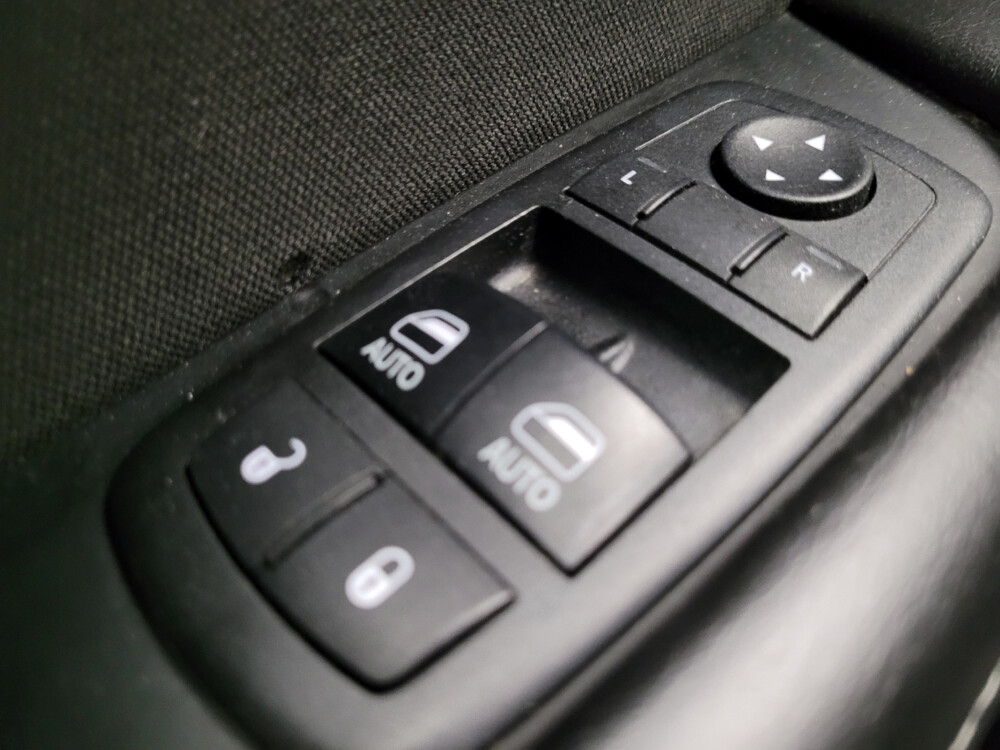 2018 Dodge Challenger in Eastpointe, MI 48021 - 18071685 27