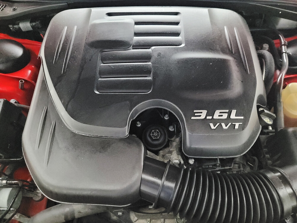 2018 Dodge Challenger in Eastpointe, MI 48021 - 18071685 30