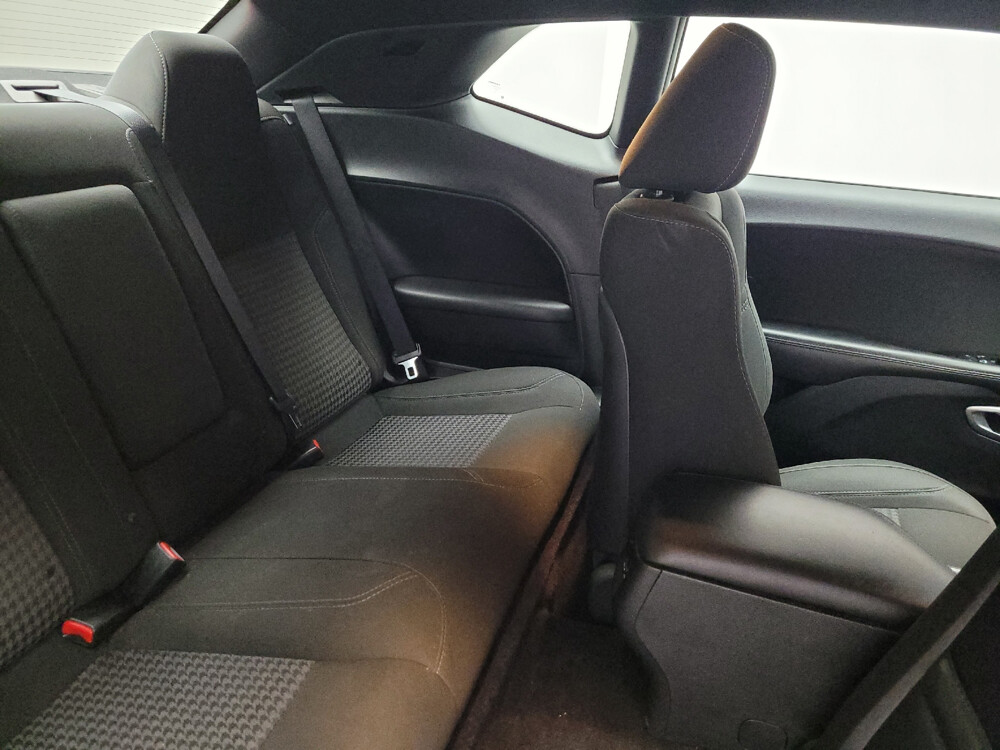 2018 Dodge Challenger in Eastpointe, MI 48021 - 18071685 19